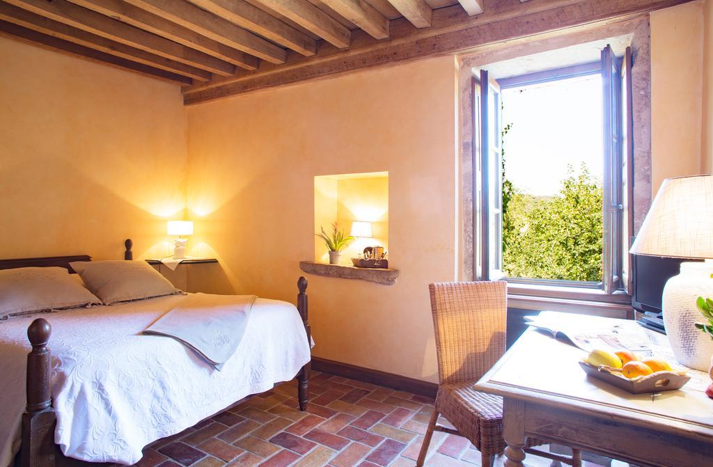Le Hameau De Barboron Hotell Savigny-lès-Beaune Exteriör bild