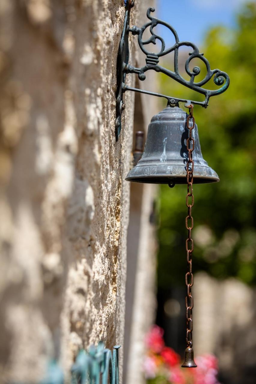 Le Hameau De Barboron Hotell Savigny-lès-Beaune Exteriör bild